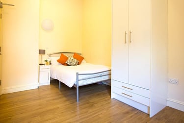 1 bed studio, Anson Road, Victoria Park, Manchester, M144PE - Image 1